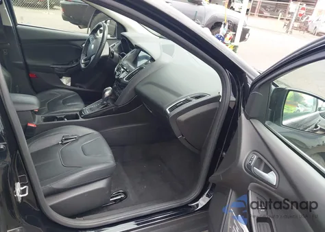 2017 Ford Focus Titanium из США, поврежденный, VIN 1FADP3N24HL326330